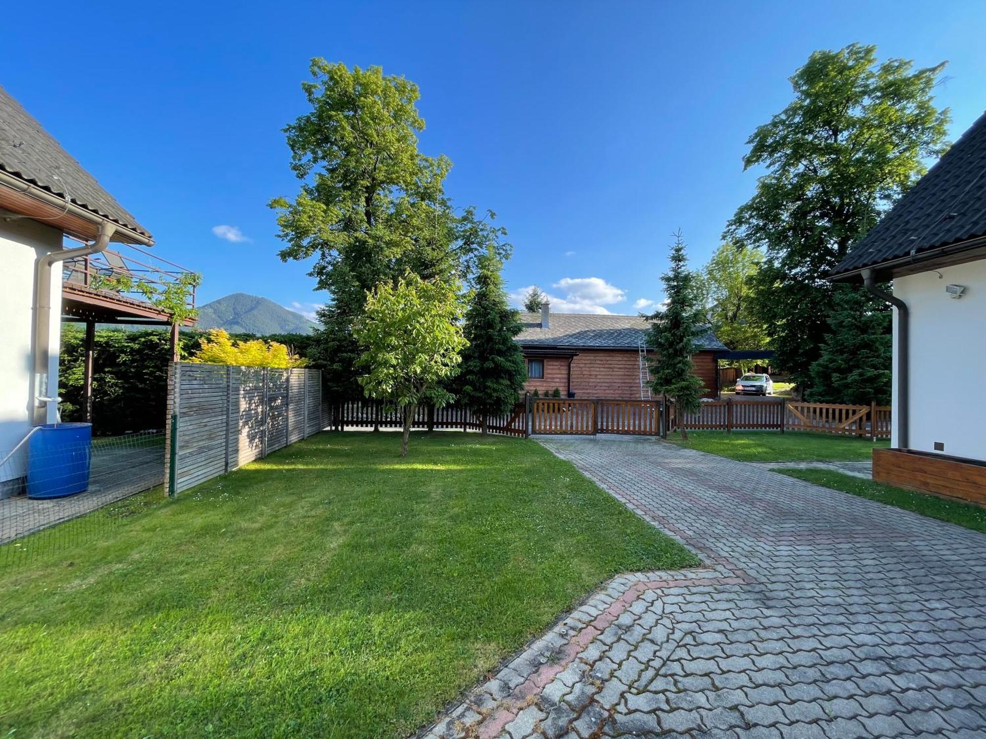 Infinita Bodice Villa Liptovsky Mikulas Exterior photo